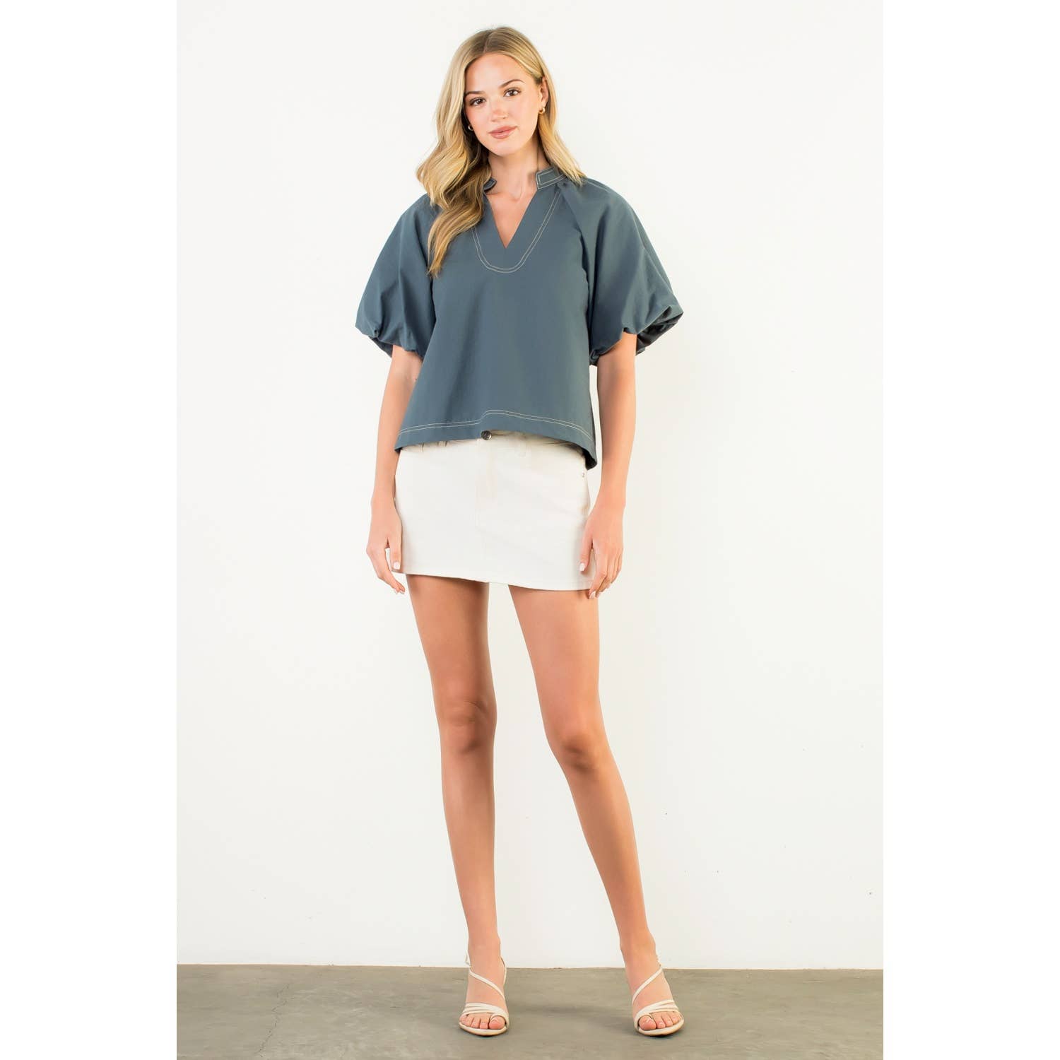 Contrast Stitch Puff Sleeve V-Neck Top