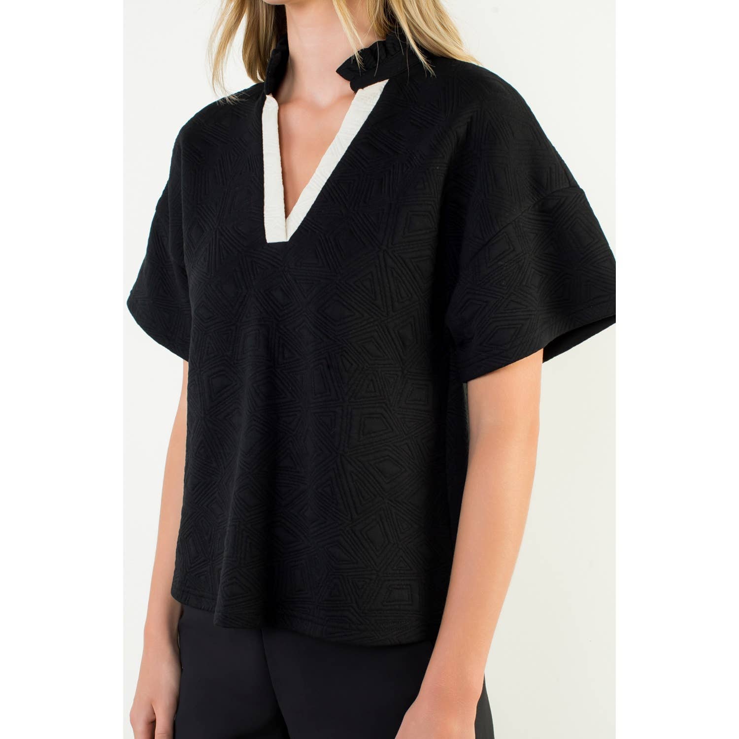 Contrast V-Neck Textured Short Sleeve Top